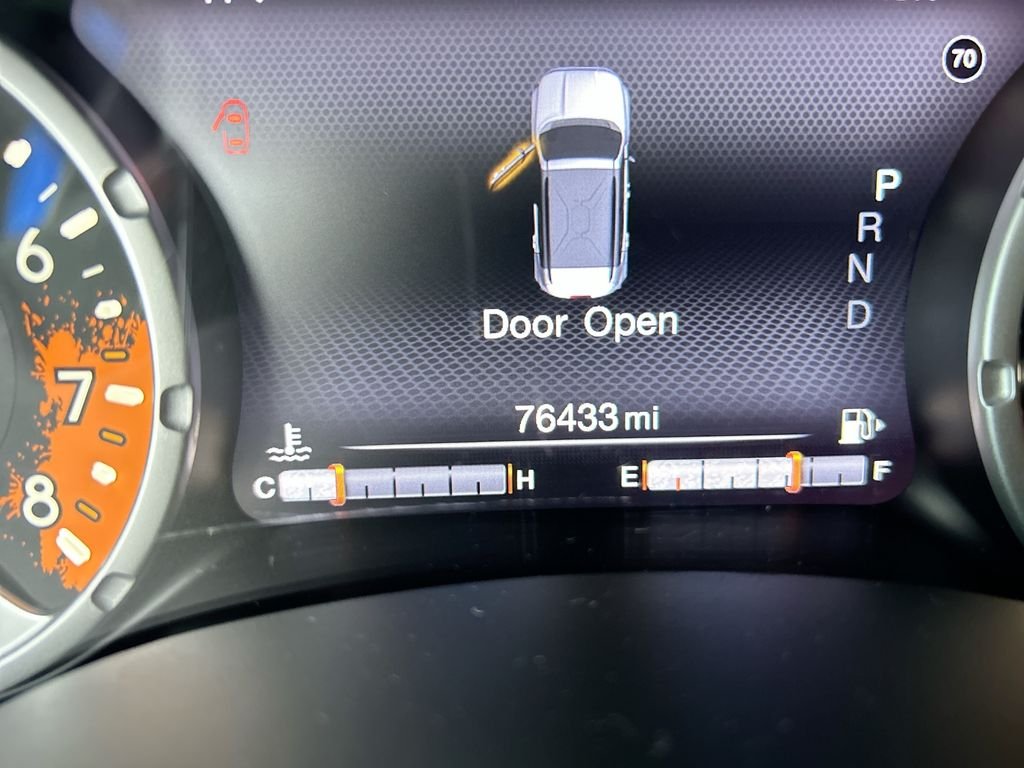 Used 2016 Gray Jeep Trailhawk image 12