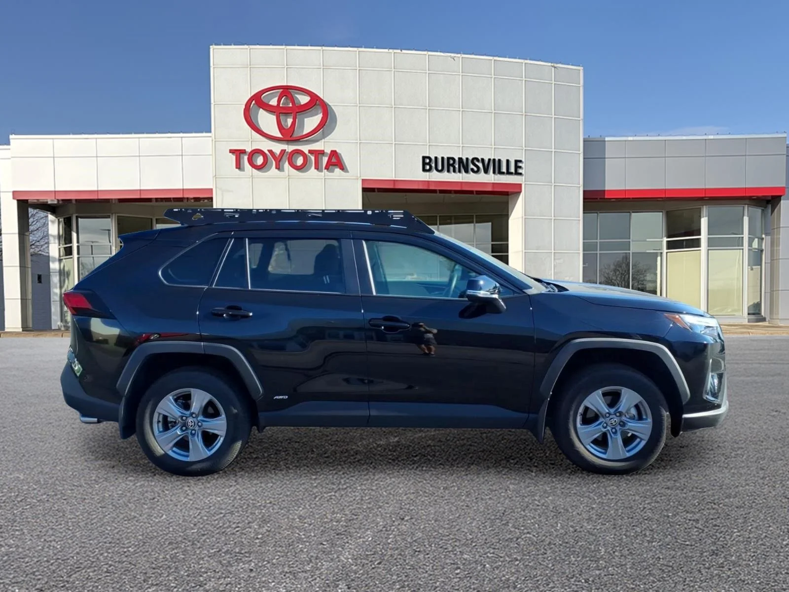 Used 2025 Toyota RAV4 XLE with VIN 4T3RWRFV1SU183422 for sale in Burnsville, Minnesota