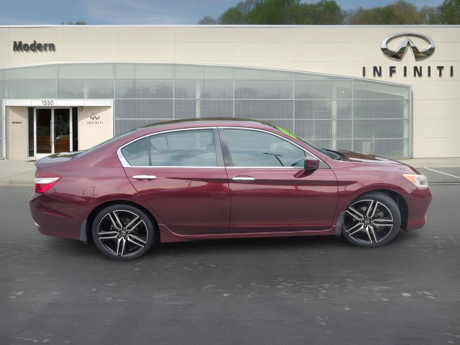 Used 2017 Basque Red Pearl II Honda Sport image 3