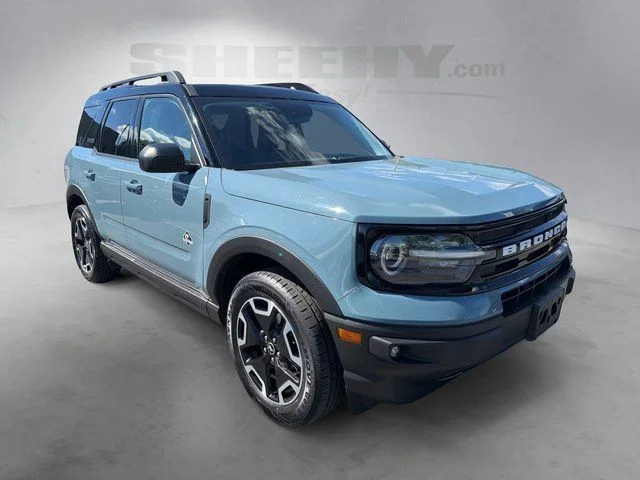Used 2022  Ford Outer Banks image 2