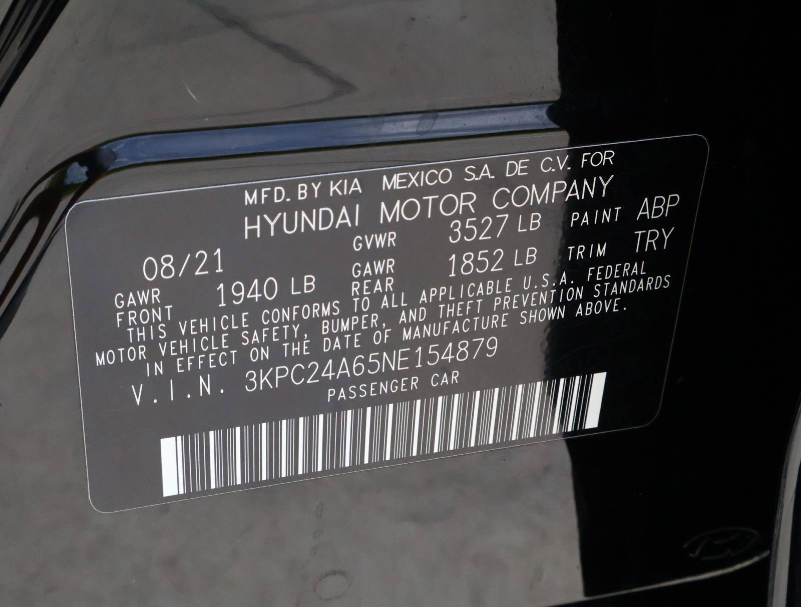 Used 2022 Absolute Black Hyundai SE image 19