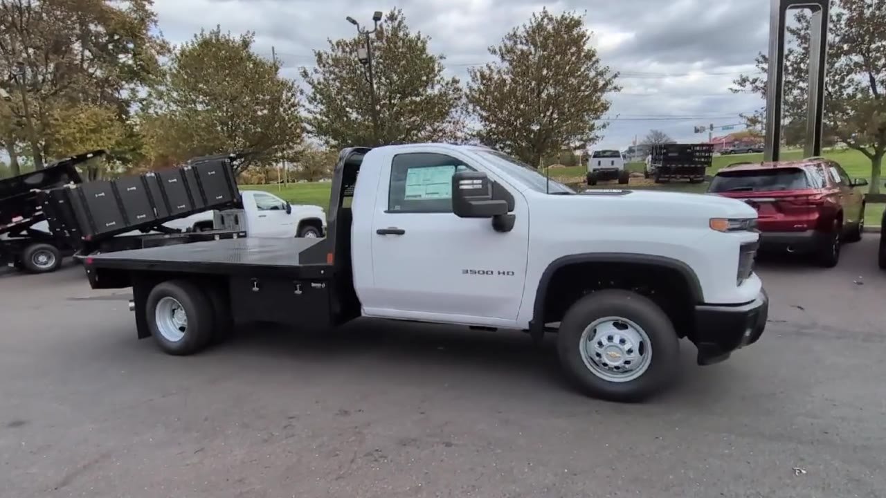 New 2025 Summit White Chevrolet Work Truck image 34
