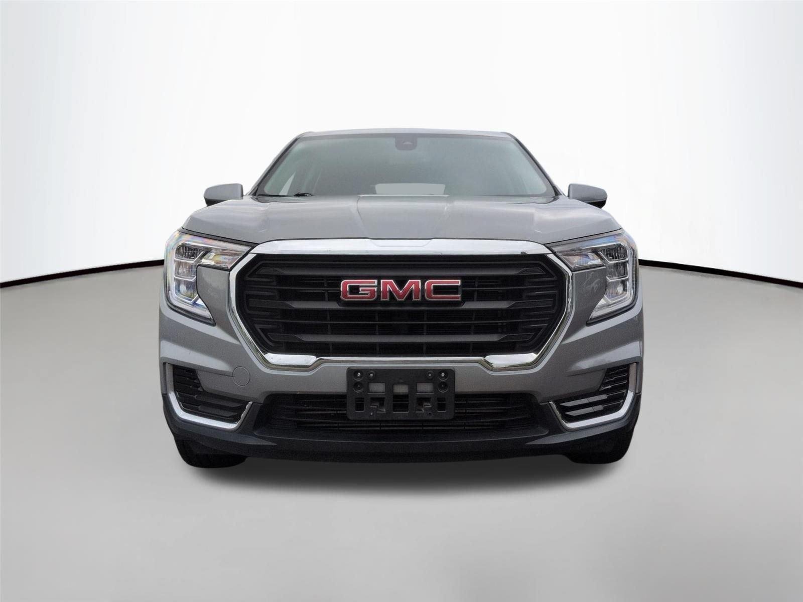 Used 2024 Sterling Metallic GMC SLE image 8
