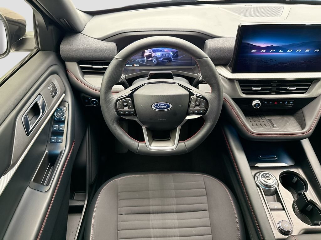 Used 2025 Gray Metallic Ford ST-Line image 10