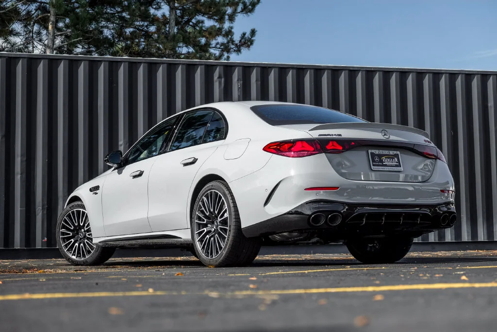 New 2027 MANUFAKTUR Alpine Grey Mercedes-Benz E 53 AMG® image 2