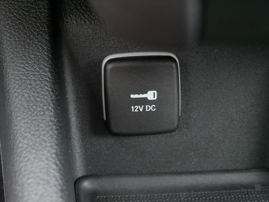 Used 2018 White Dodge SXT image 26