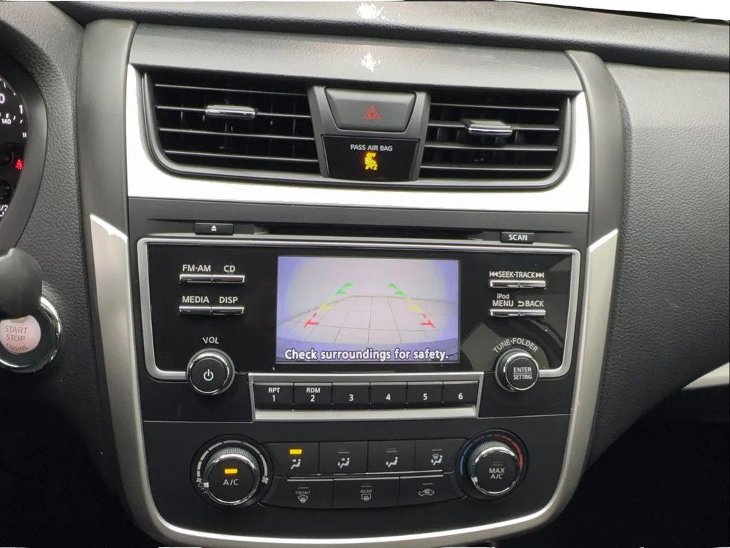 Used 2018 Silver Nissan 2.5 S image 43