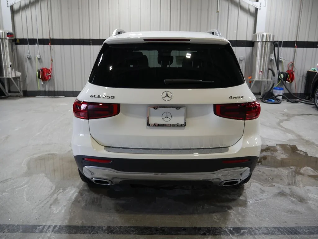 Certified Used 2026 Polar White Mercedes-Benz GLB 250 image 4
