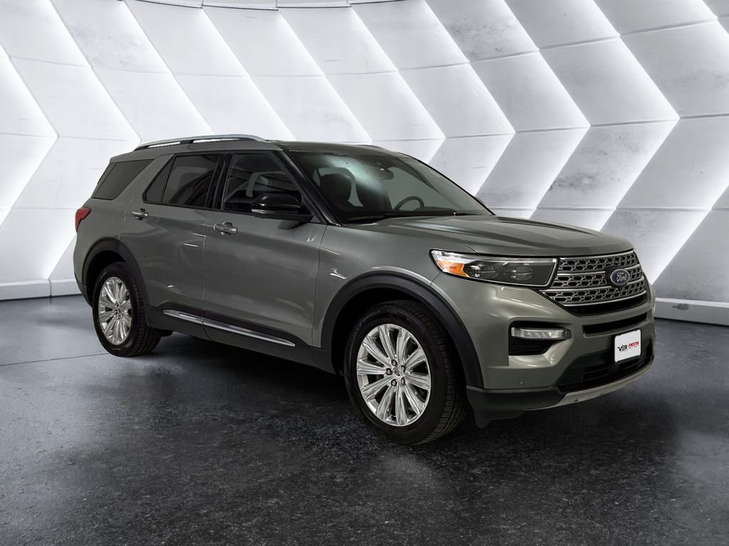 Used 2020 Green Ford Limited image 1
