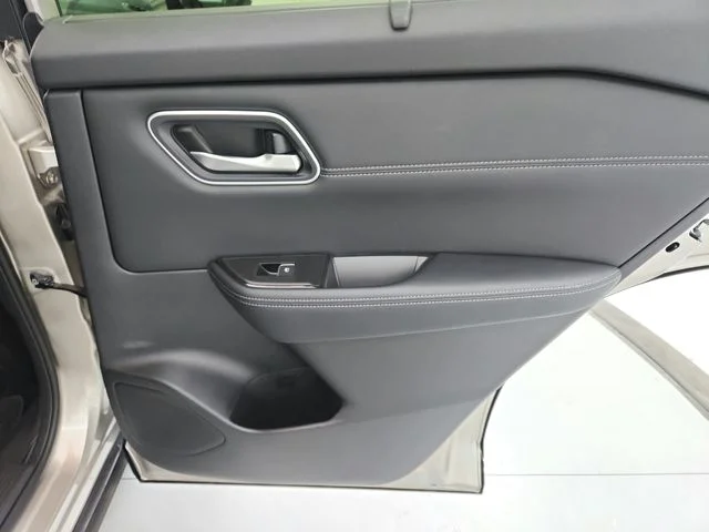 Used 2026 Gold Nissan Platinum image 43