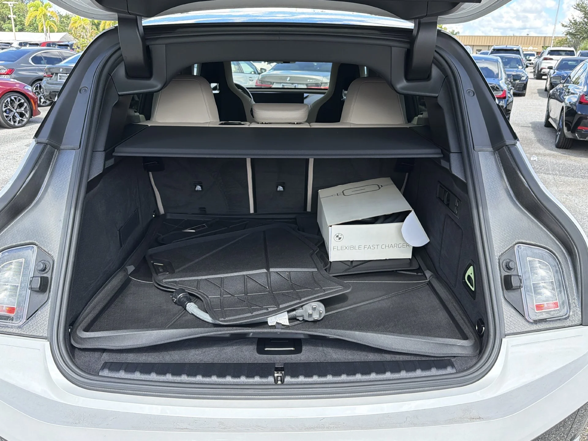 Certified Used 2025 White BMW M60 image 12