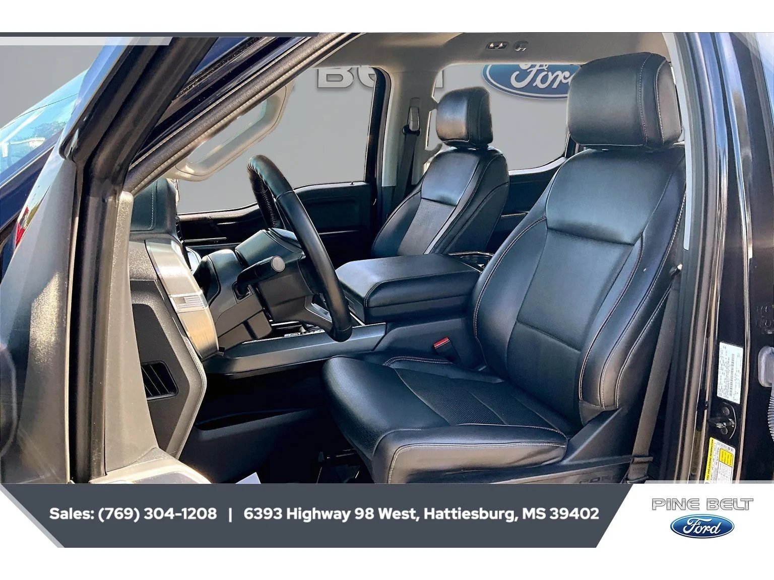 Used 2022 Antimatter Blue Metallic Ford LARIAT image 19