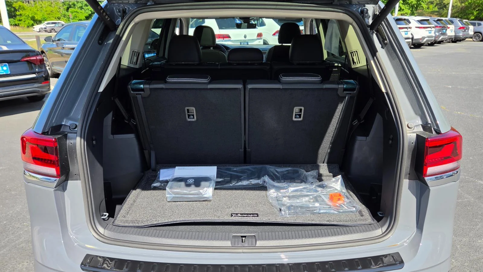 New 2026 Pure Gray Volkswagen 2.0T SE w/Technology image 60