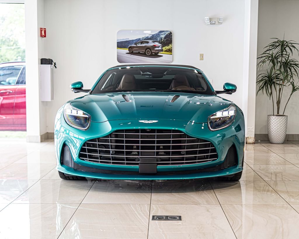 Used 2025 Green Aston Martin Volante image 2