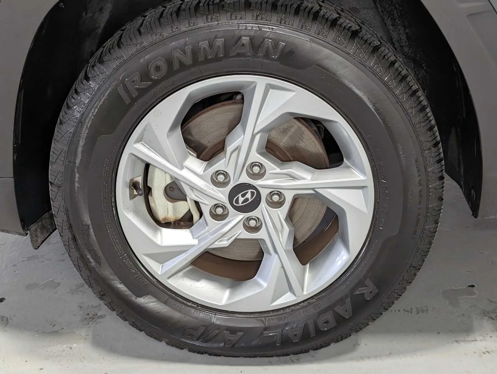 Used 2024 Dark Gray Metallic Hyundai SEL image 3