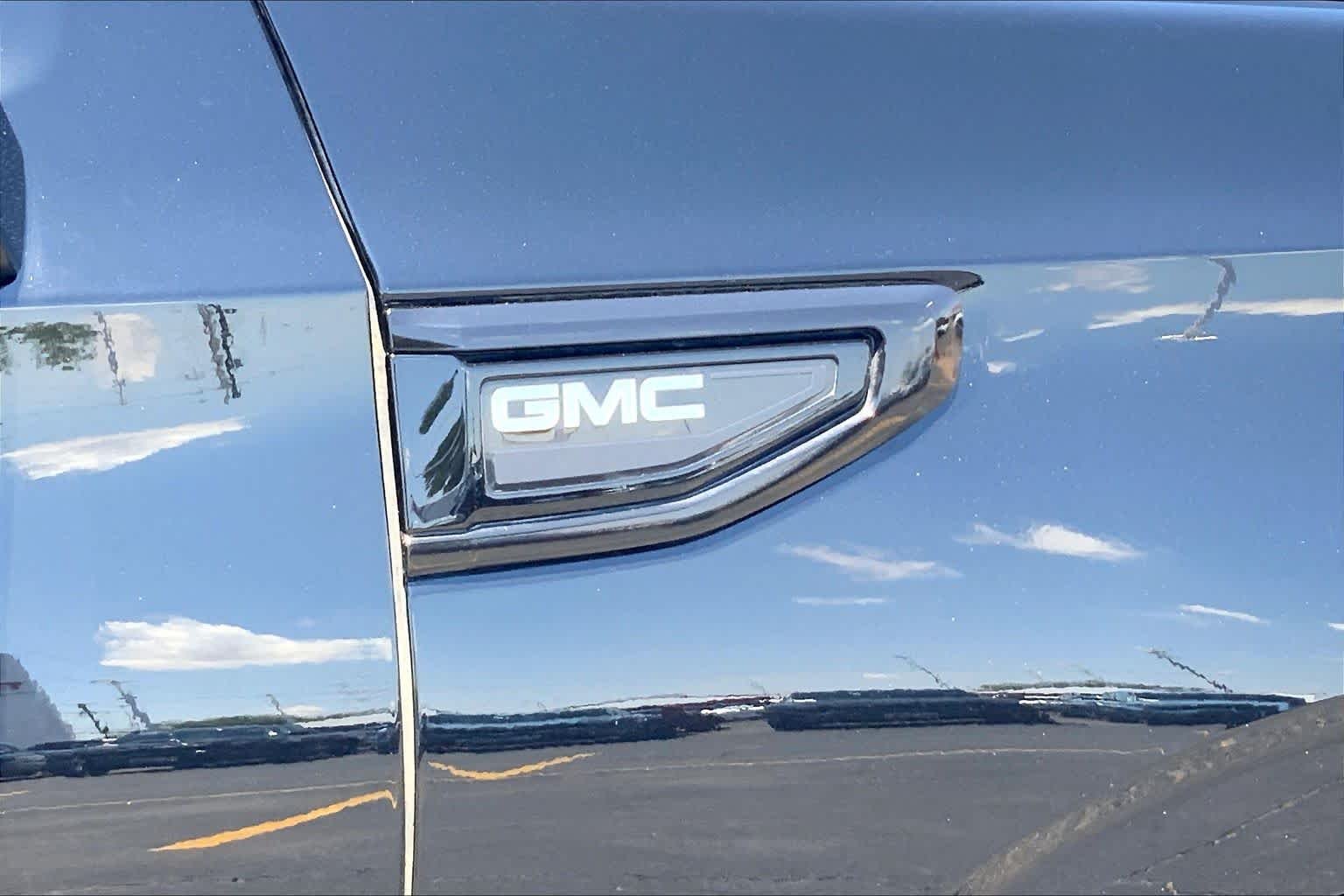 Used 2021 Onyx Black GMC Denali image 10