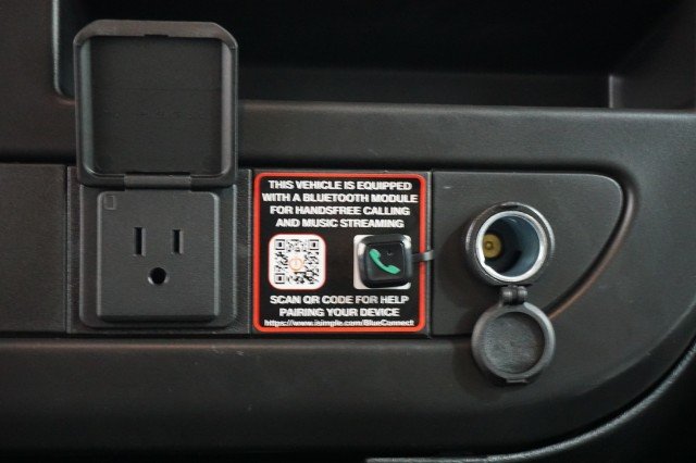 New 2026 Summit White GMC Work Van image 24