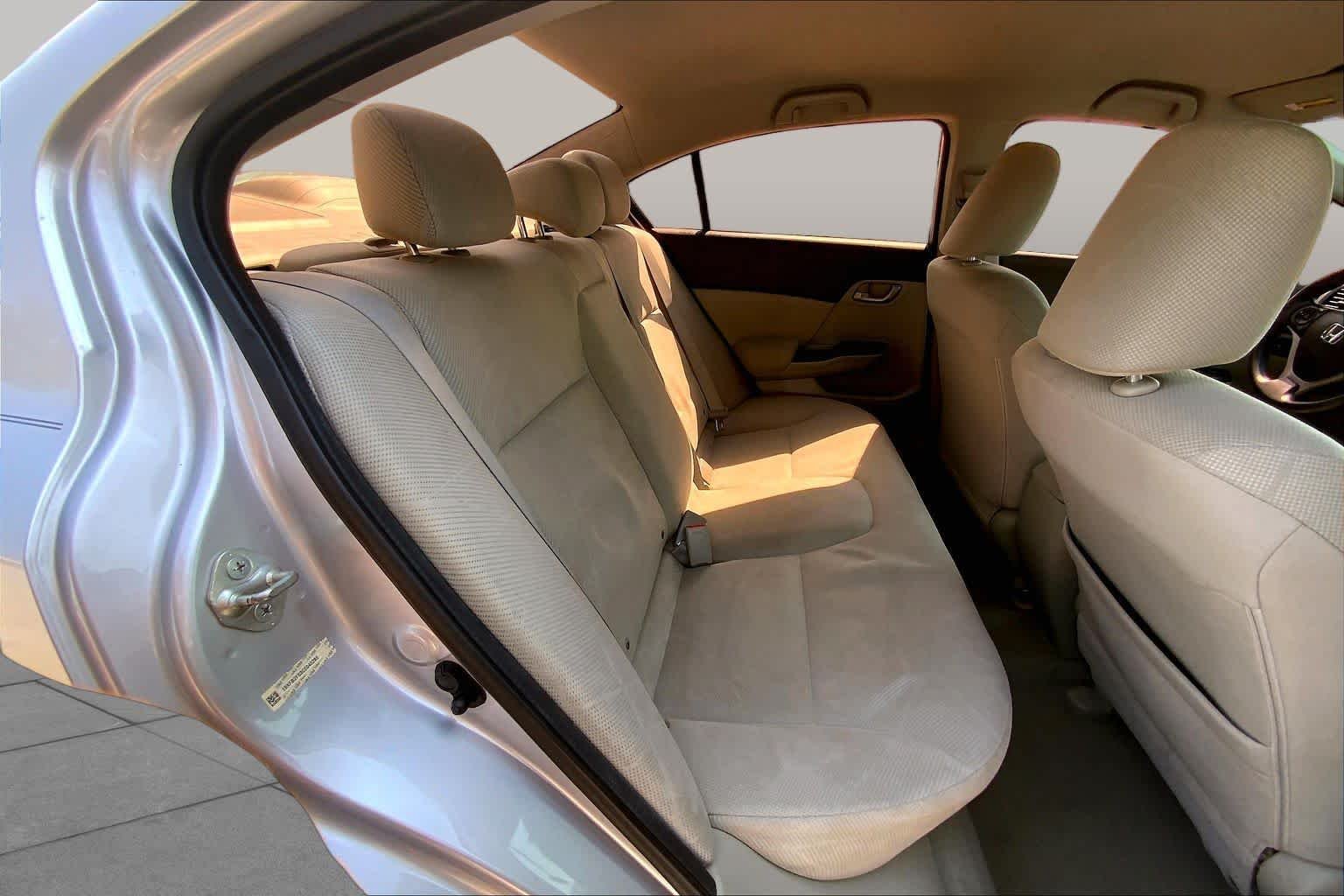 Used 2012 Alabaster Silver Metallic Honda LX image 19