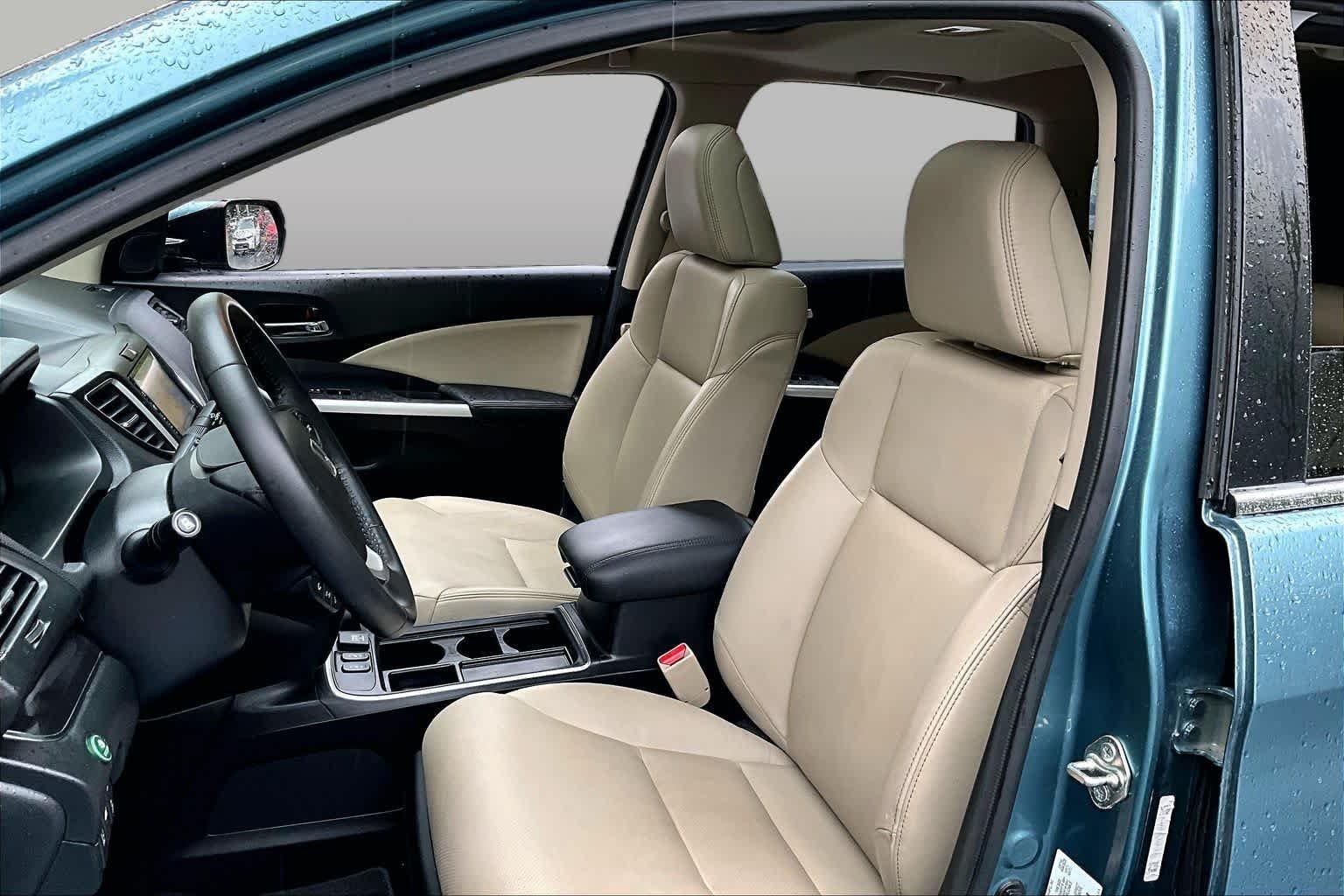 Used 2016 Mountain Air Metallic Honda Touring image 9