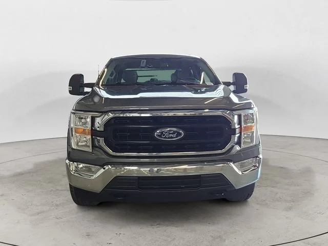 Used 2021 Gray Metallic Ford XLT image 2