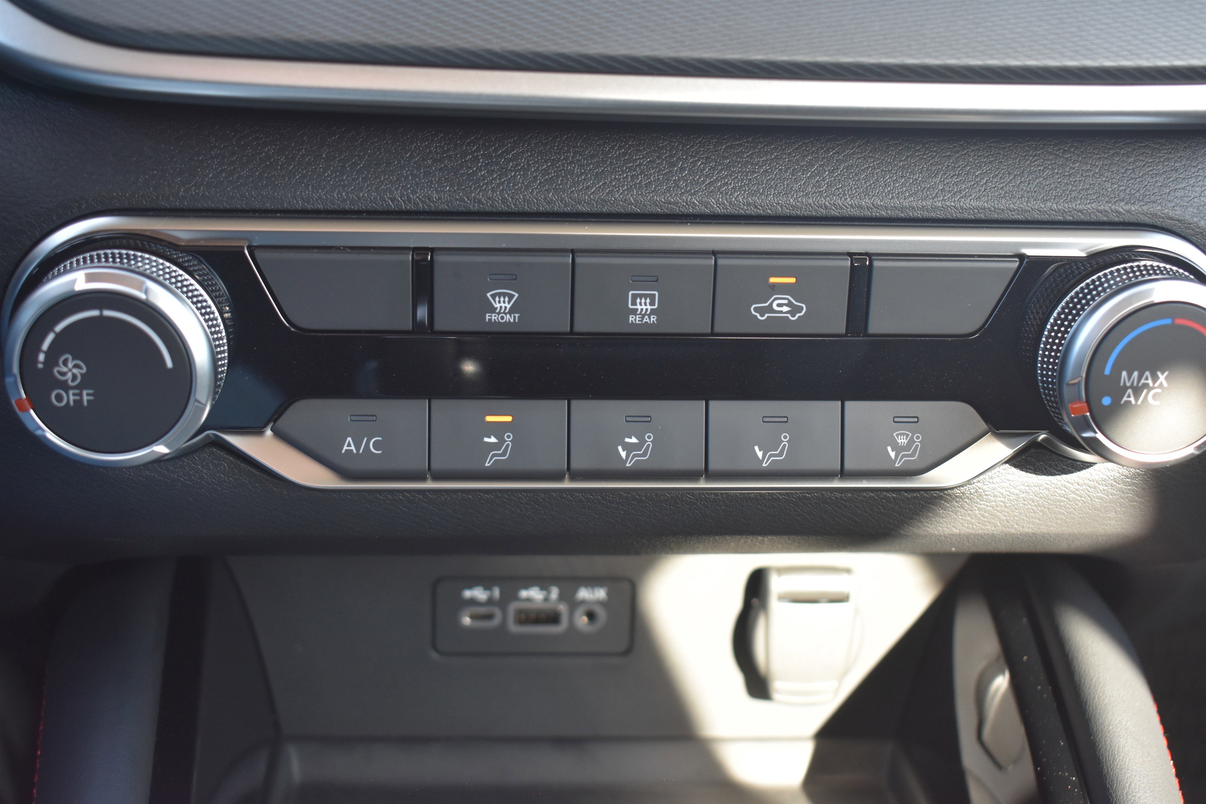 Used 2025 Super Black Nissan SR image 26