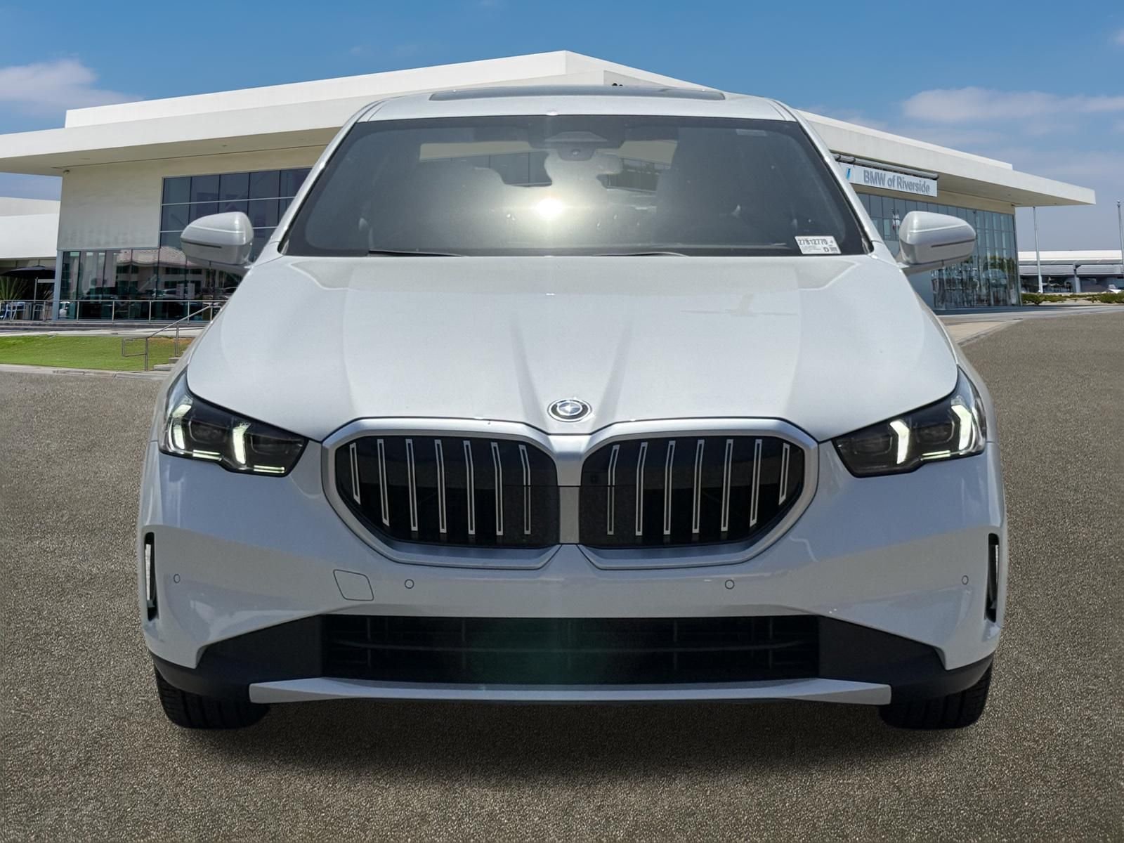 New 2027 Mineral White Metallic BMW 530i xDrive image 3