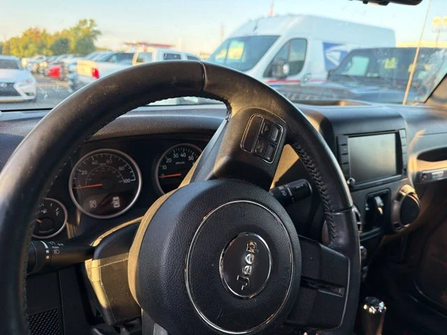 Used 2017 Gray Jeep Unlimited Sahara image 10