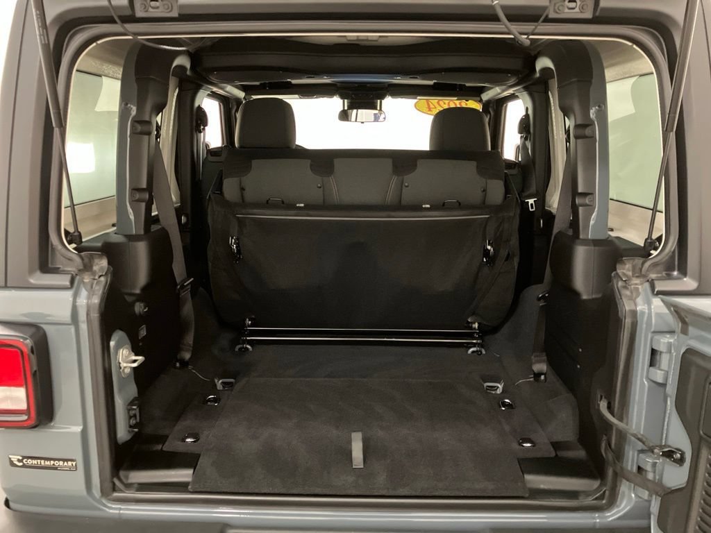 Used 2024 Anvil Clear Coat Jeep Sport S image 14