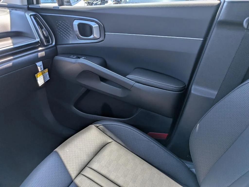 New 2026 White Pearl Kia S image 39
