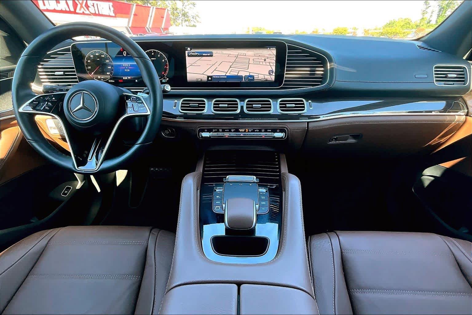 Certified Used 2025 MANUFAKTUR Moonlight White Metallic Mercedes-Benz GLE 450 image 16