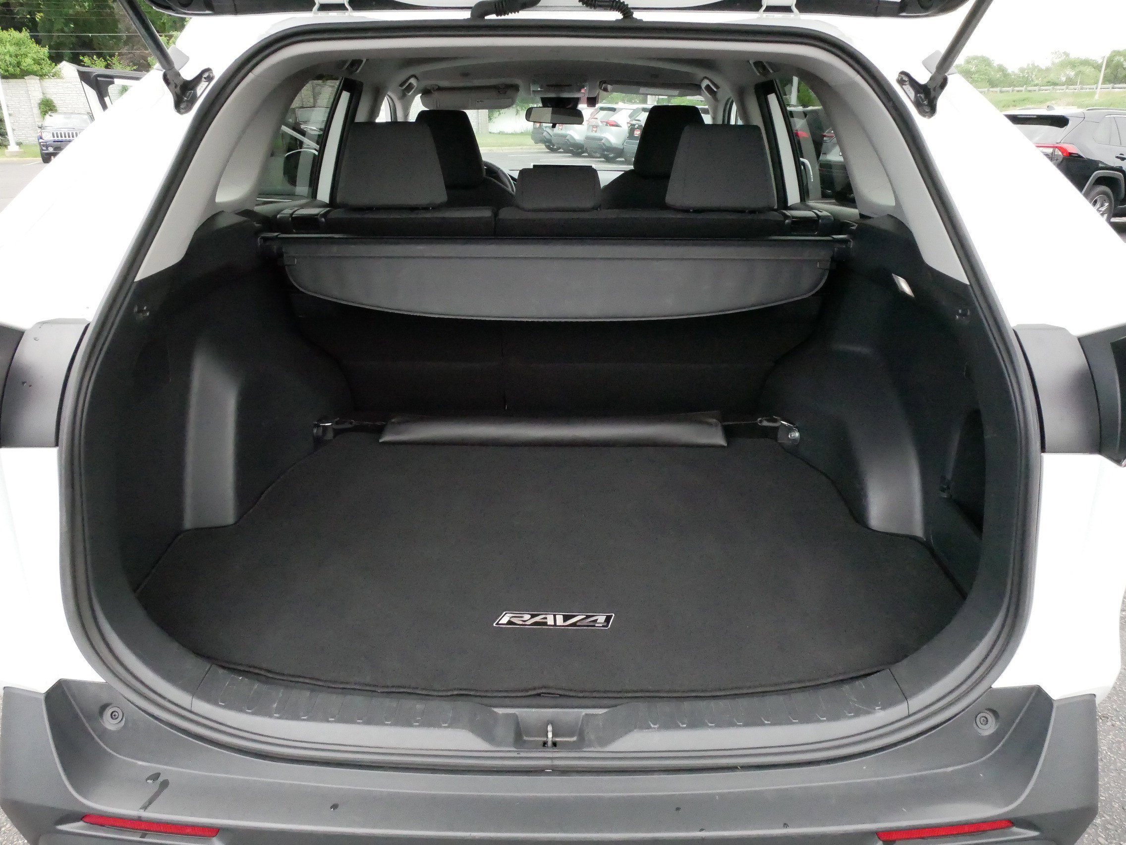 Used 2024 Ice Cap Toyota XLE image 18