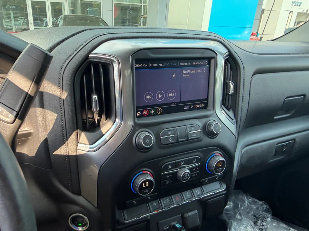 Used 2019 CAJUN RED TINTCOAT Chevrolet RST image 4