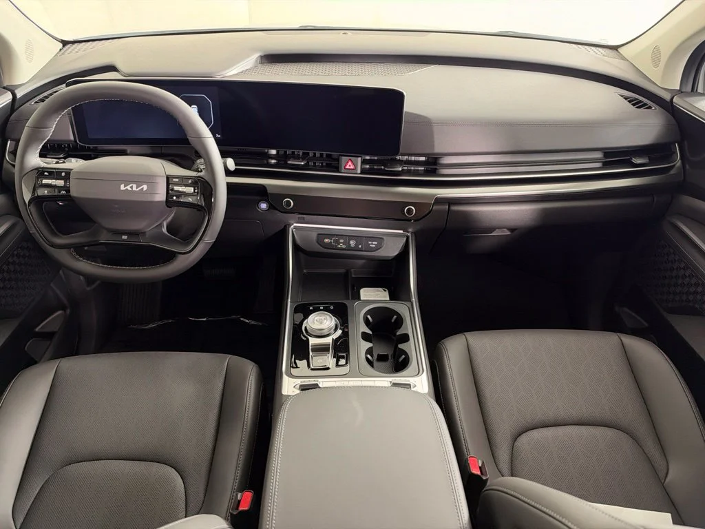New 2027 Ceramic Silver Kia SX image 13