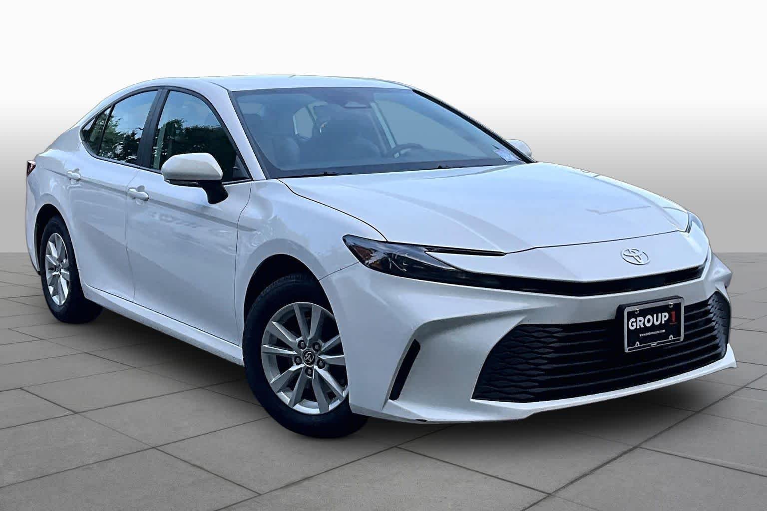 Used 2025 Ice Cap Toyota LE image 3