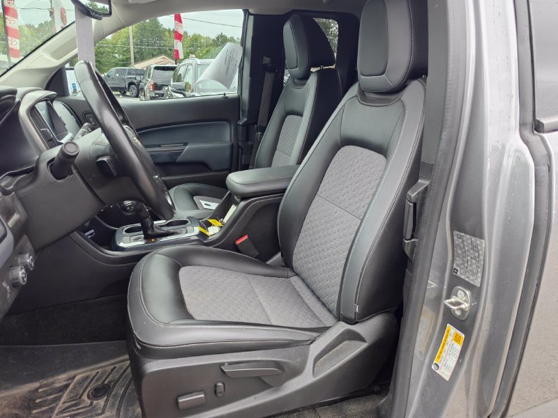 Used 2018 Gray Chevrolet Z71 image 9