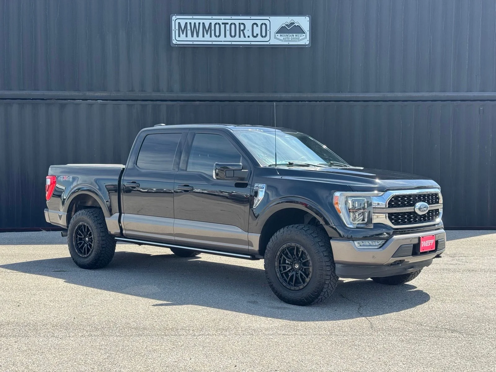 Used 2023 Gray Ford King Ranch image 1