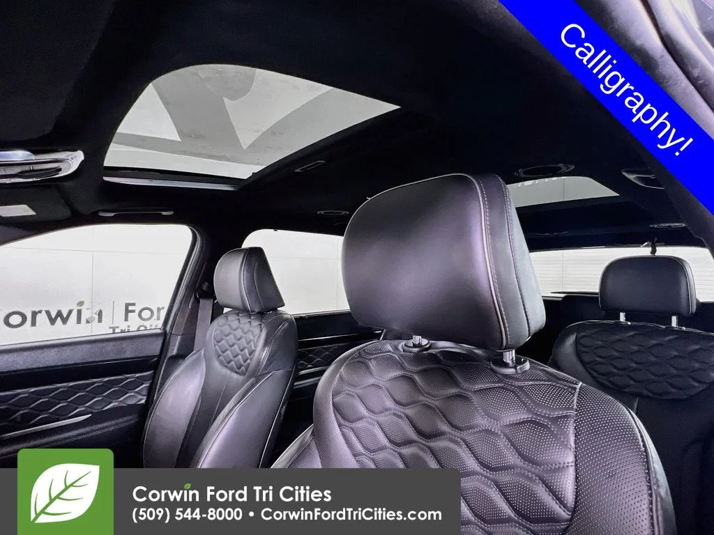Used 2022 Silver Hyundai Calligraphy image 28