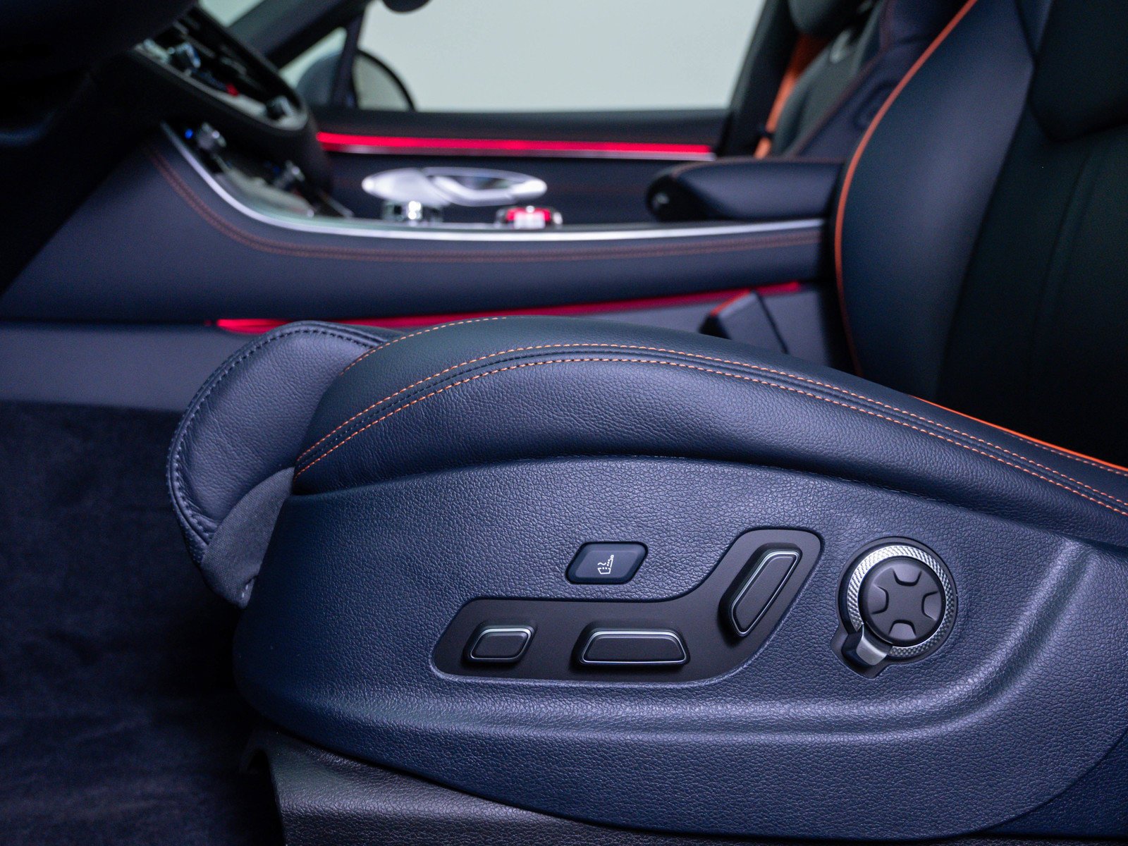 2026 GENESIS GV70 Sport Advanced - Photo 19