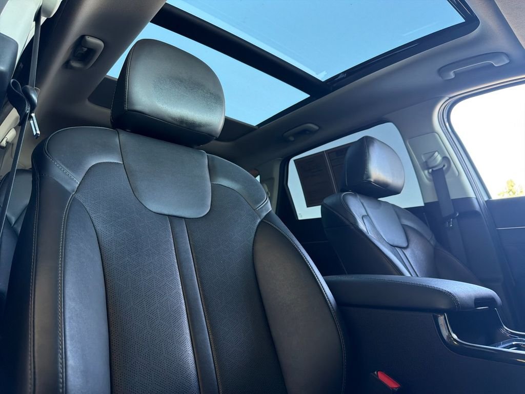 Used 2022 Gray Kia SX image 18