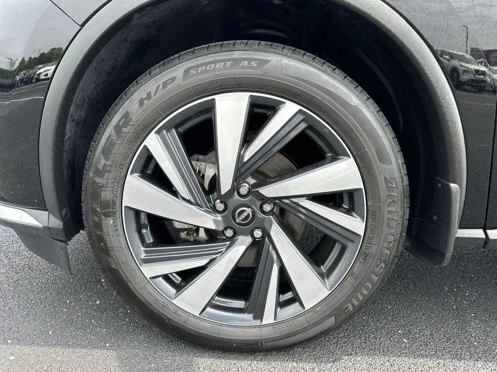 Used 2023 Black Nissan SL image 16