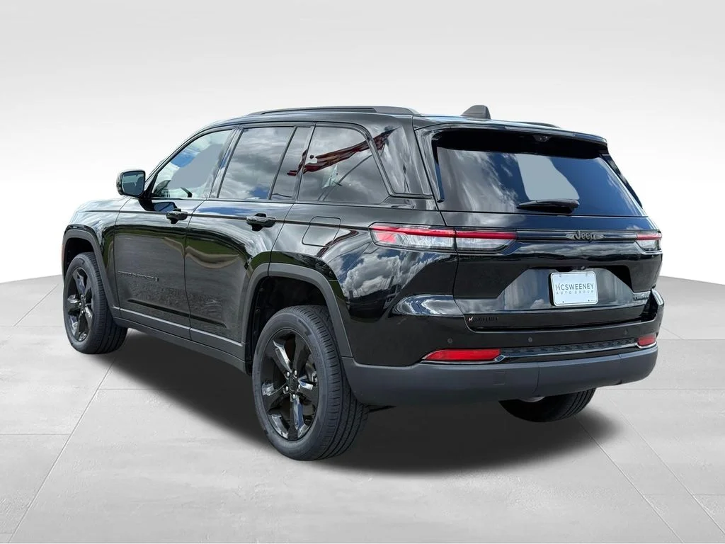 Used 2023 Black Jeep Limited image 3