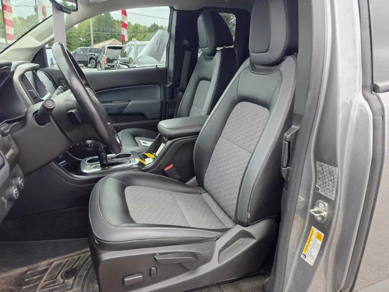 Used 2018 Gray Chevrolet Z71 image 9