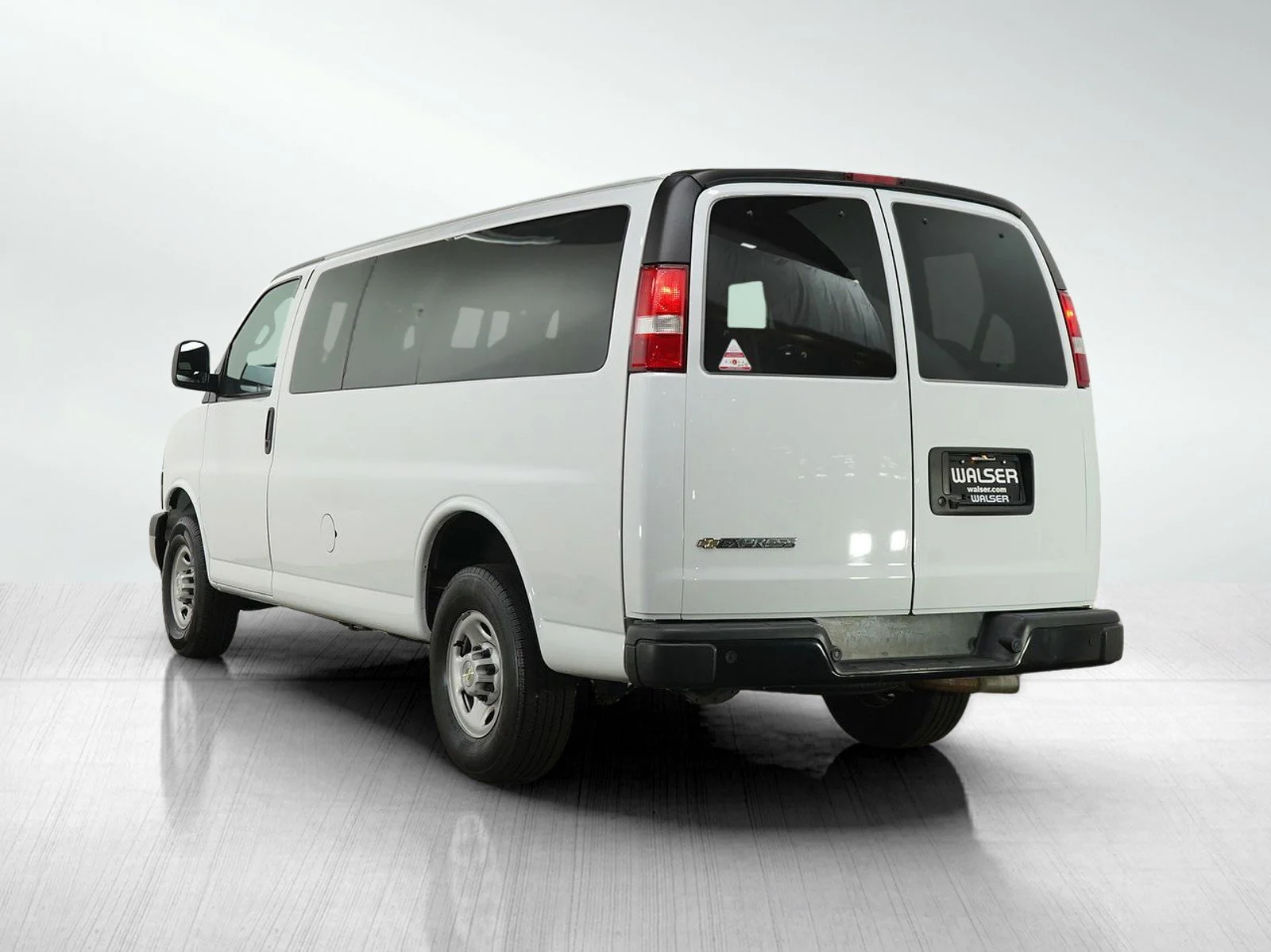 Used 2023 Summit White Chevrolet LS image 4