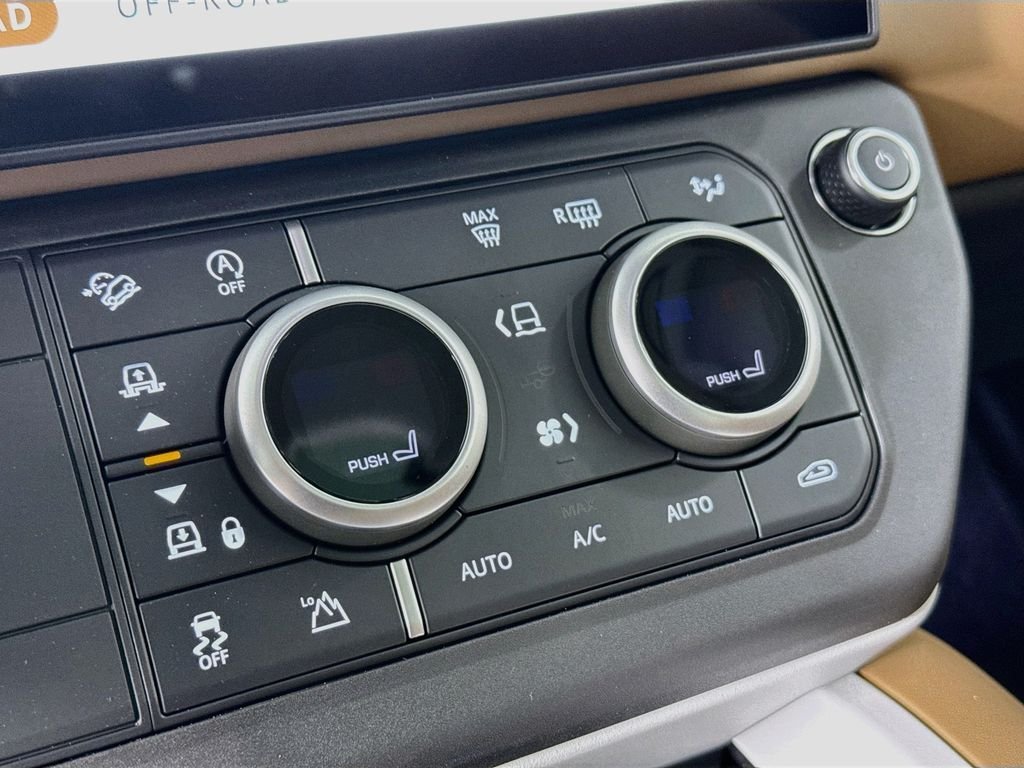 New 2026 Fuji White LAND ROVER S image 17
