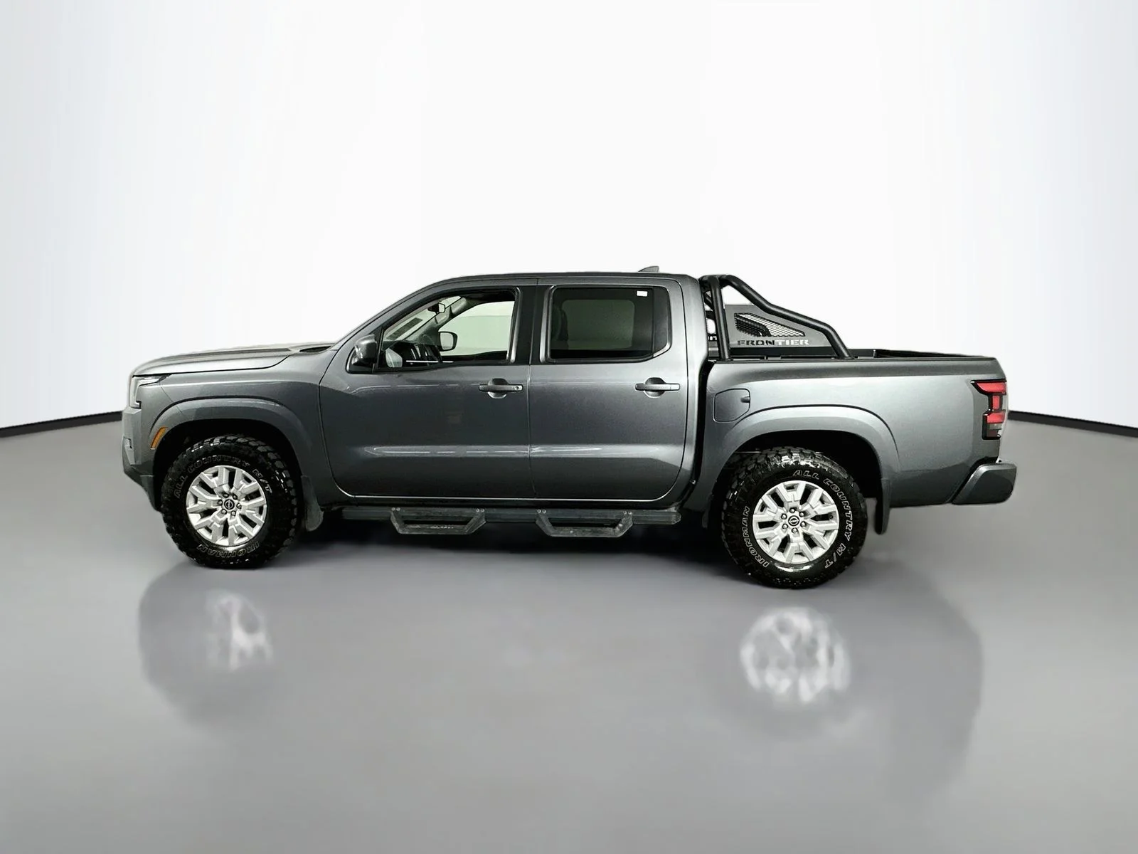 Used 2022 Gun Metallic Nissan SV image 4