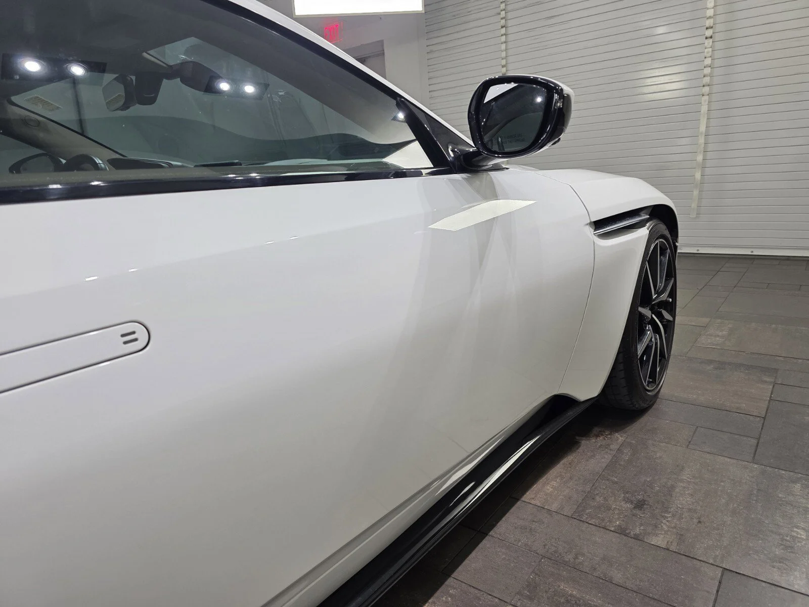 Used 2023 Lunar White Aston Martin V8 Coupe image 9