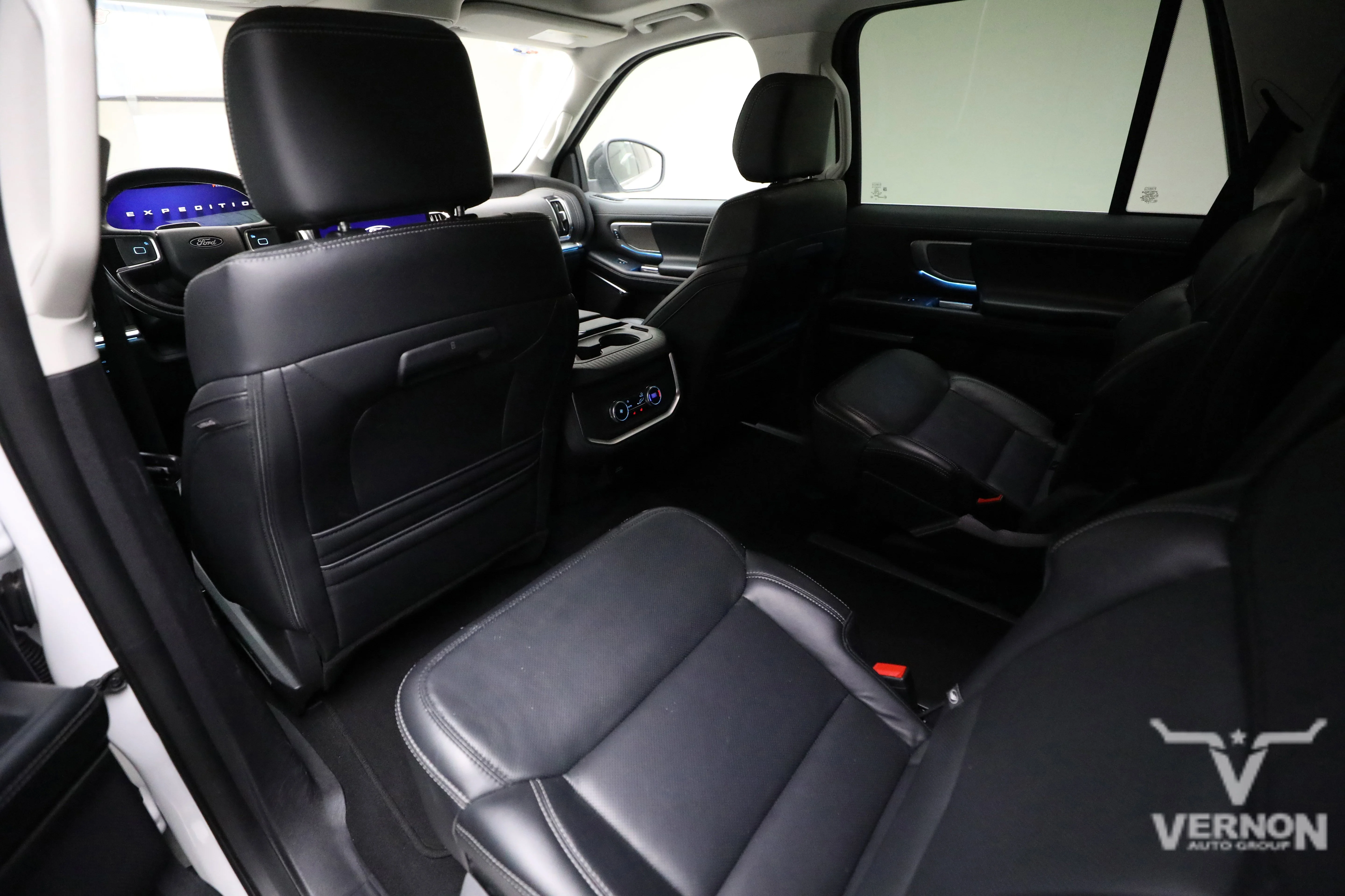 Pre-Owned 2025 Ford Expedition Platinum 4x4