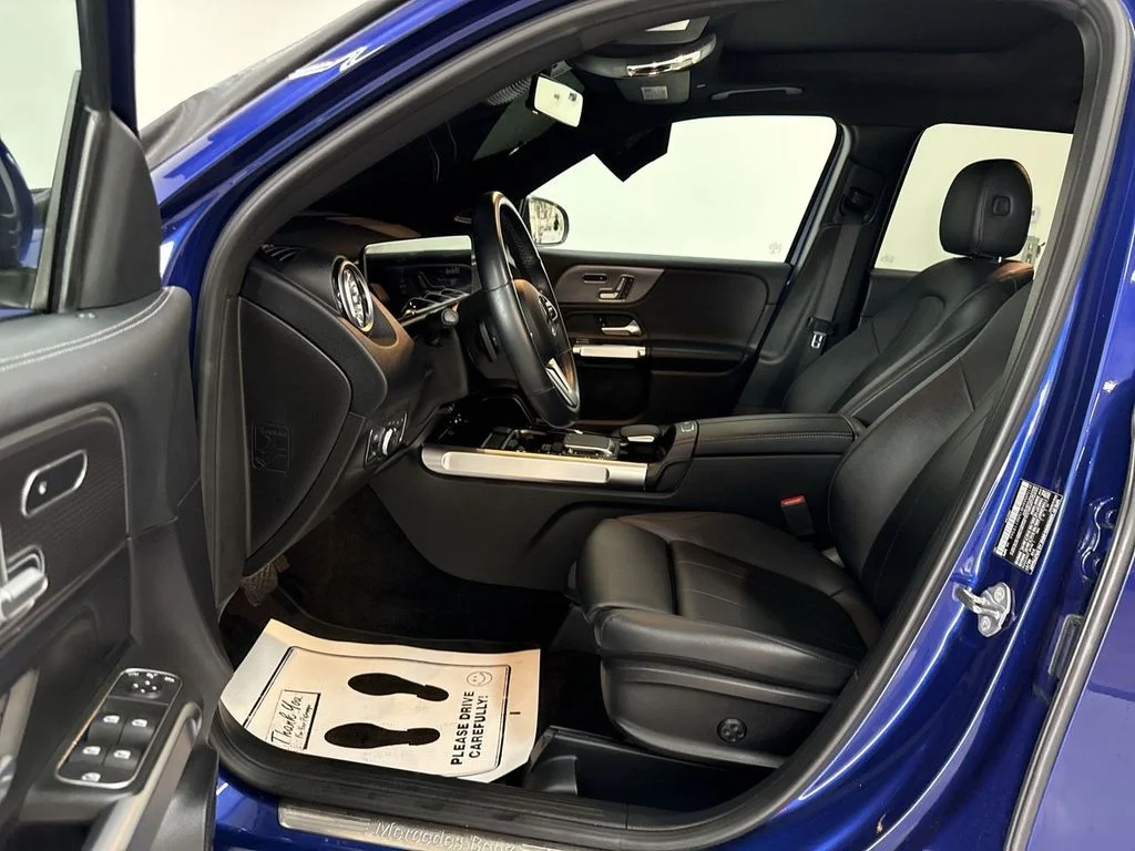Used 2021  Mercedes-Benz GLB 250 image 12