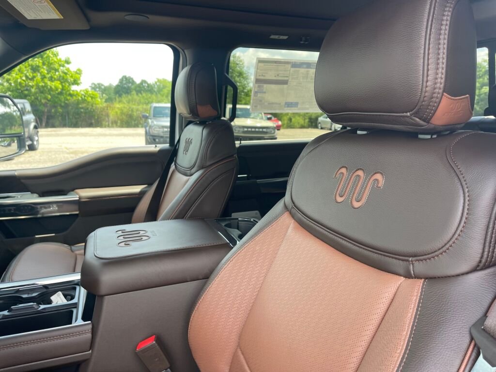 New 2026 Star White Metallic Tri-Coat/Marsh Gray Ford King Ranch image 9