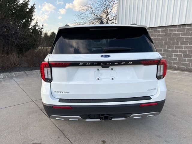 New 2026 Star White Metallic Tri-Coat Ford Active image 7